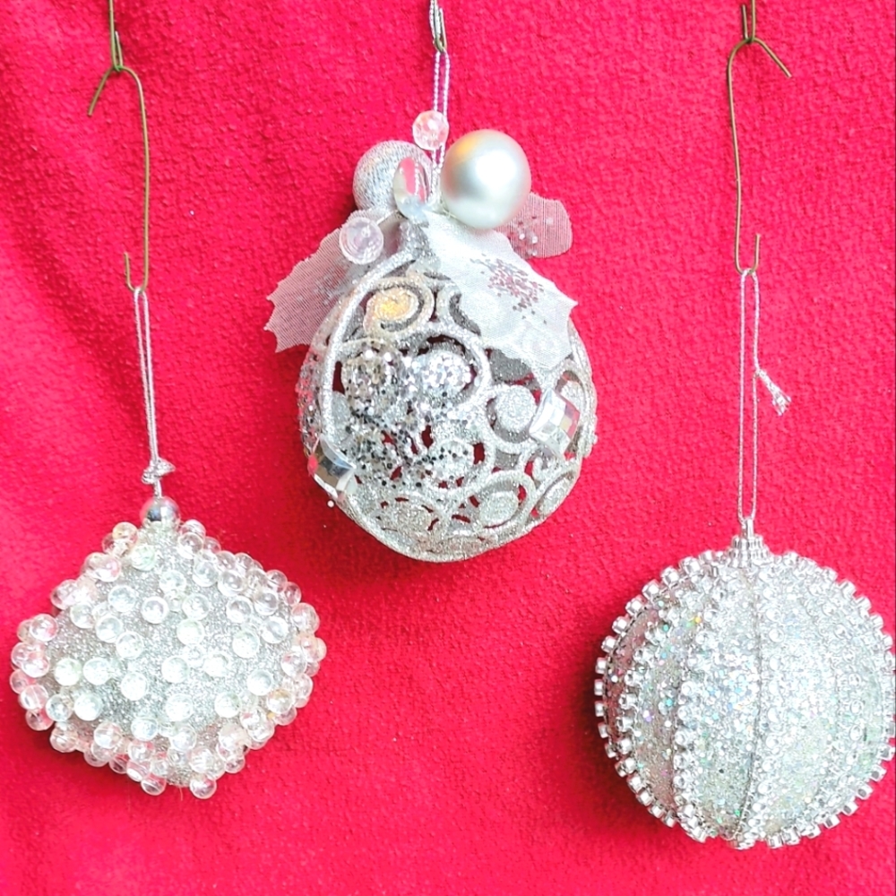 Tiered Tray Christmas ornaments
